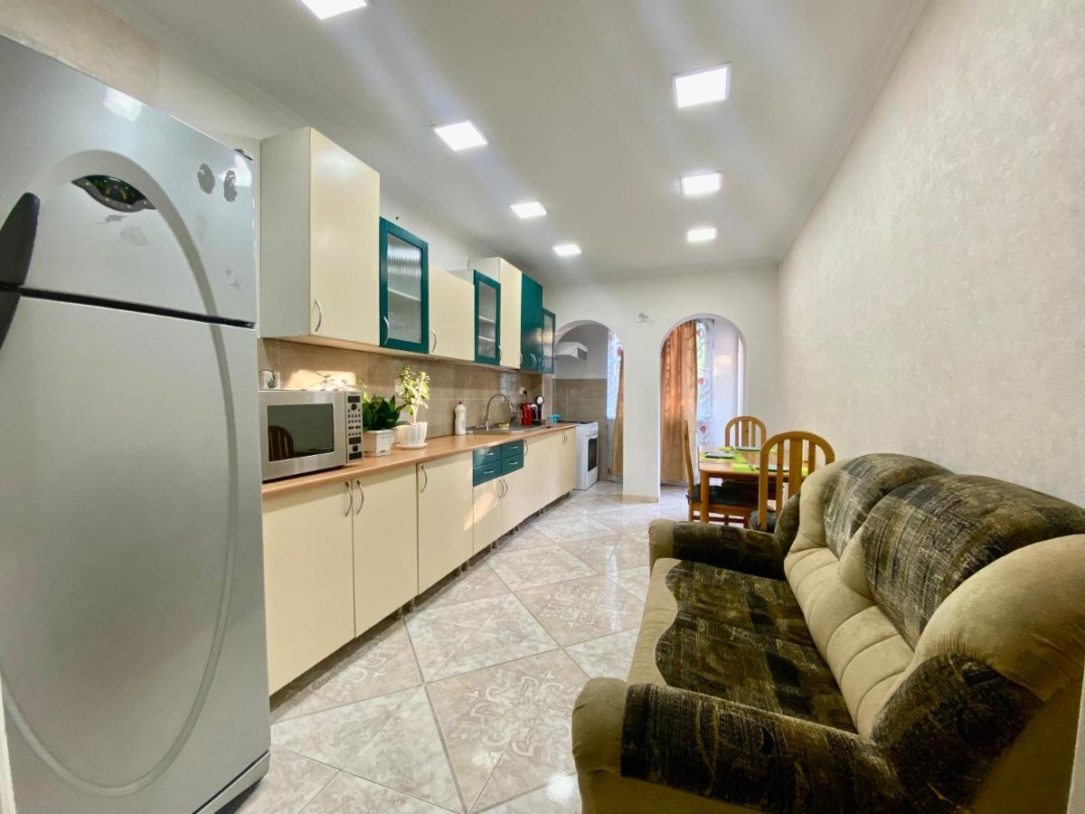 Spacious Dinamo Apartment Tiflis Dış mekan fotoğraf