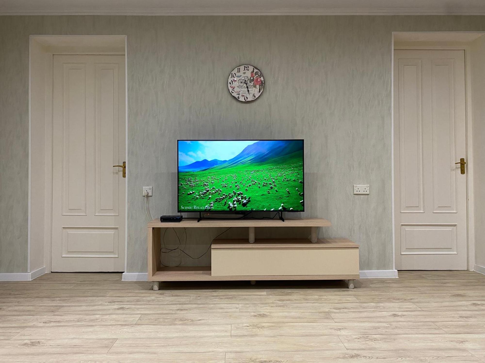 Spacious Dinamo Apartment Tiflis Dış mekan fotoğraf